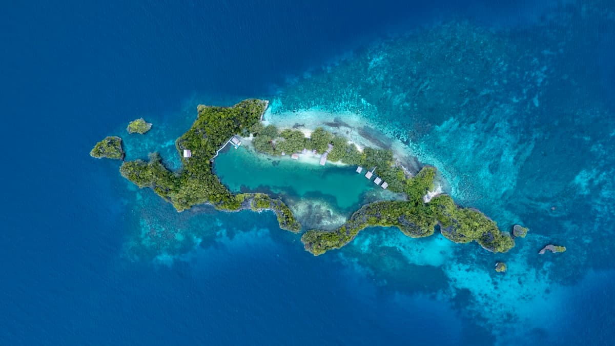 Business landscape in Cayman Islands